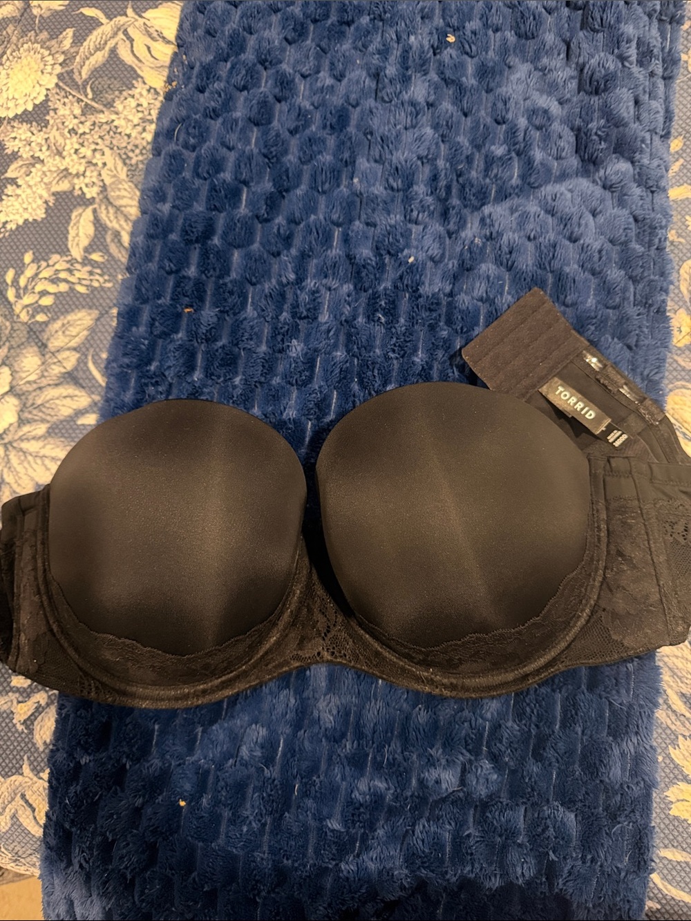 torrid Black Strapless Lace-Trim Molded Bra